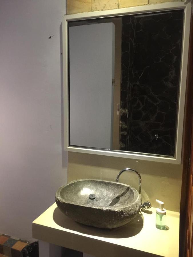 Djoglo Djatimalang Guesthouse Blitar Екстериор снимка