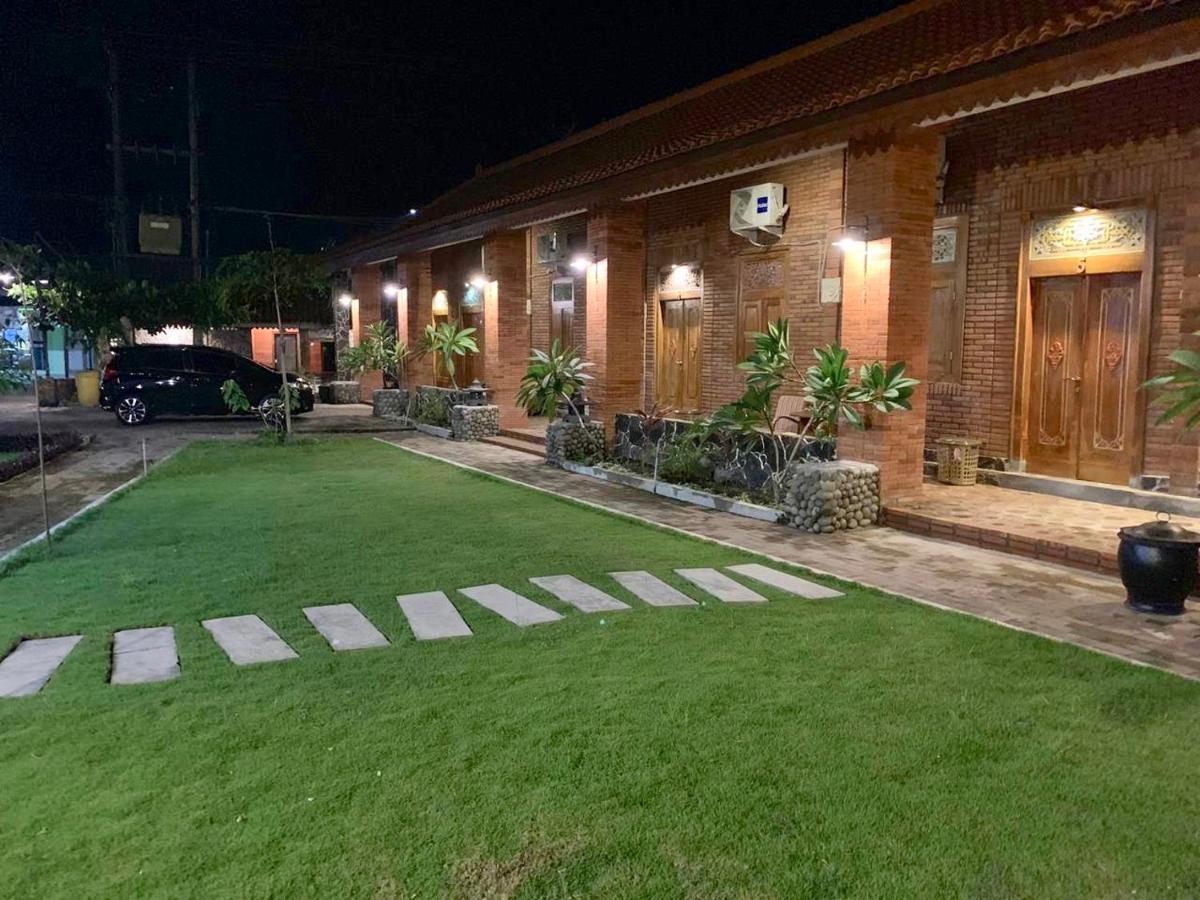 Djoglo Djatimalang Guesthouse Blitar Екстериор снимка