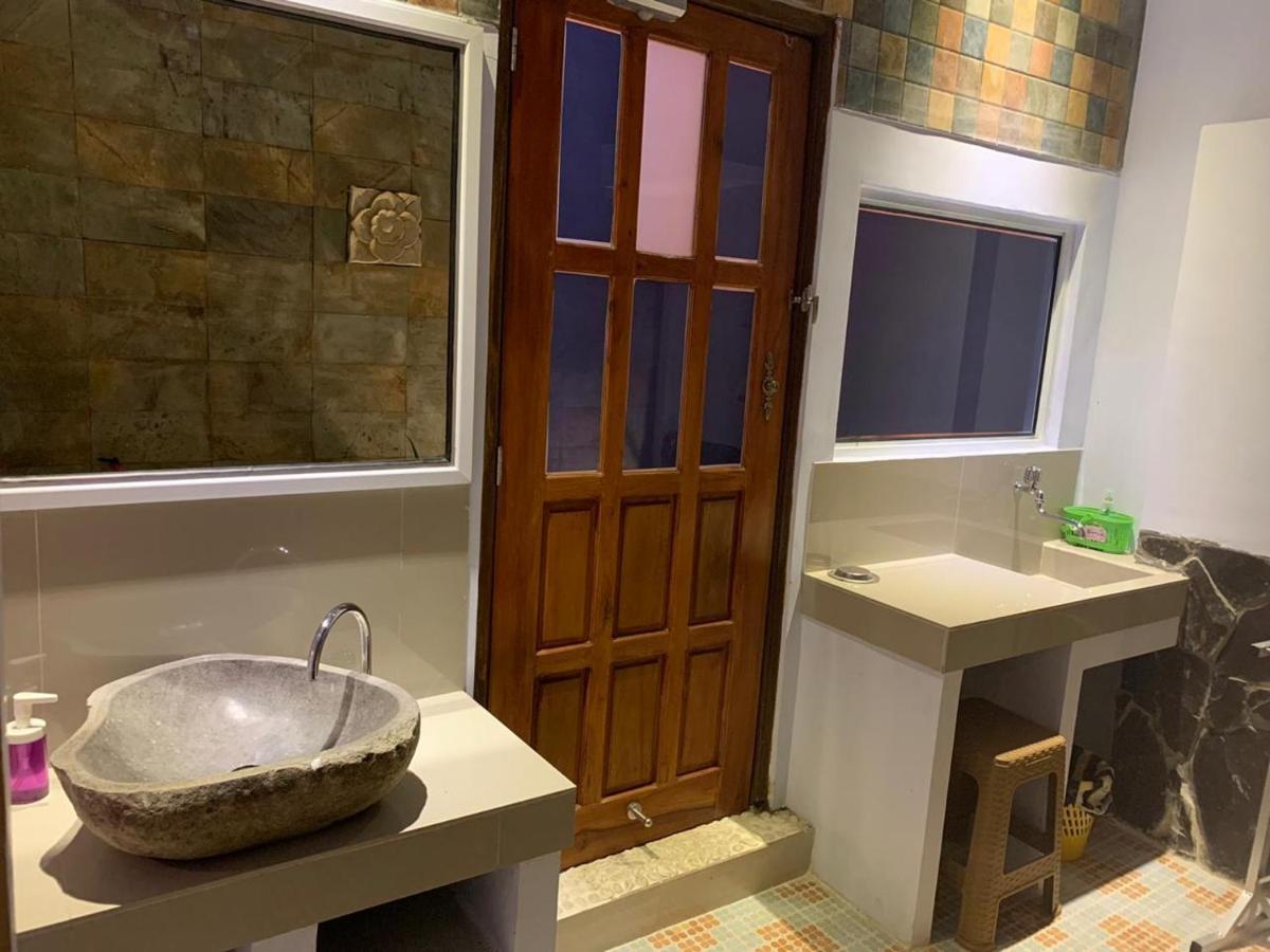 Djoglo Djatimalang Guesthouse Blitar Екстериор снимка