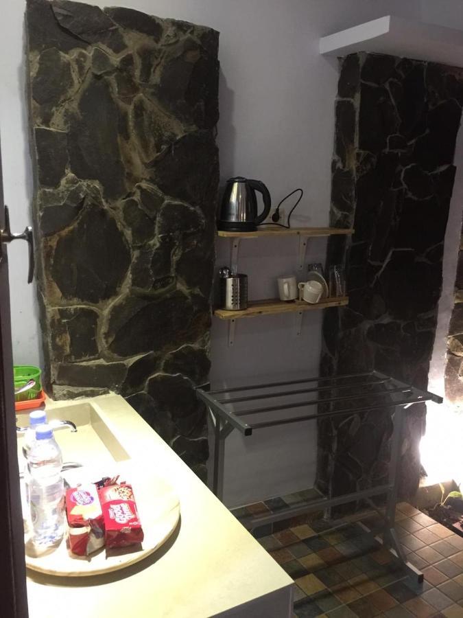 Djoglo Djatimalang Guesthouse Blitar Екстериор снимка